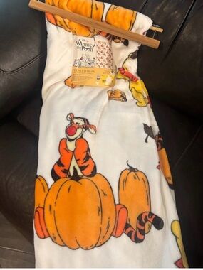 Winnie the Pooh and tigger Halloween Throw - Orange & White